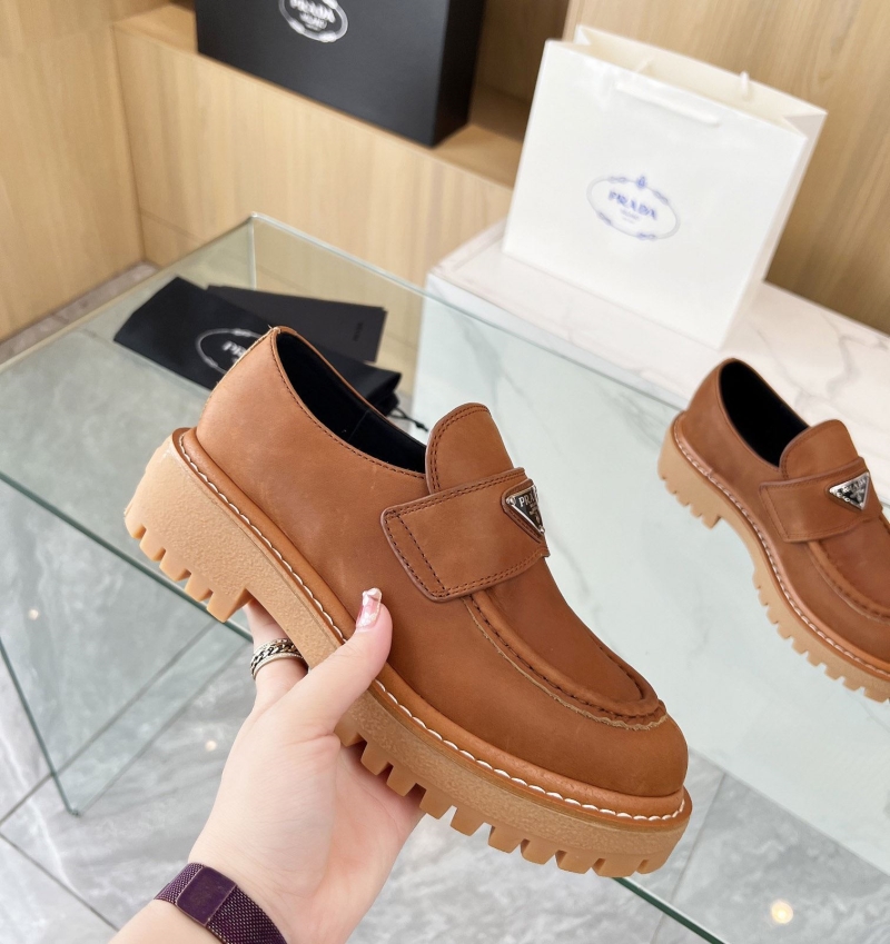 Pra*a leather shoes